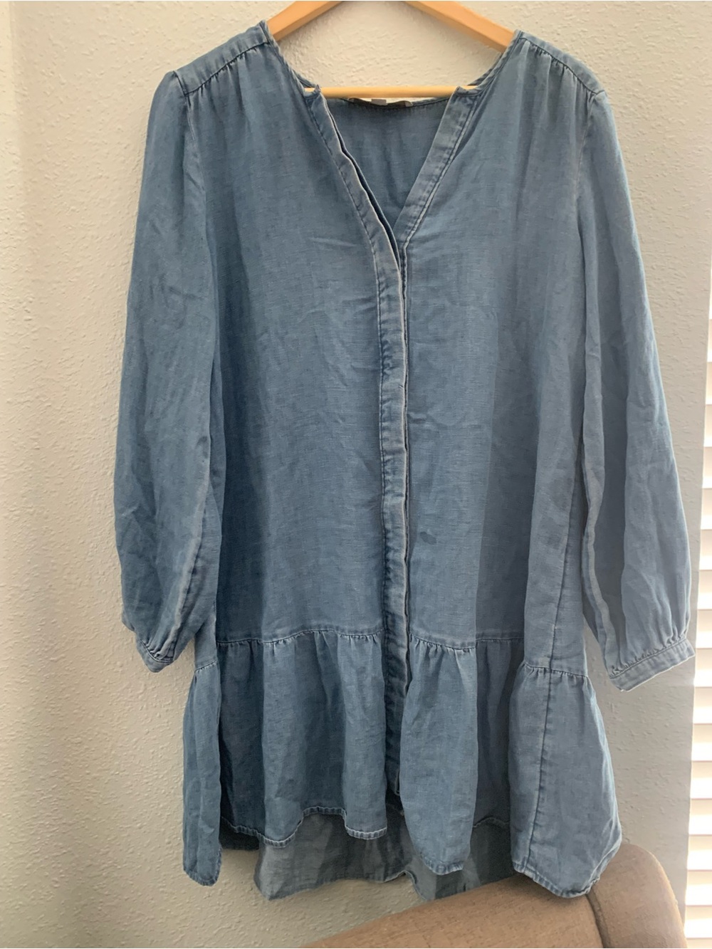 LOFT Dress Womens Medium Blue Chambray Linen Blend Flounce Ruffle Hem Split Neck - Picture 3 of 11